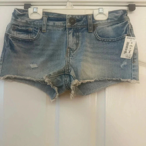 NWT-AEROPOSTALE Distressed Jean Shorts.‎ Size 1/2. - Picture 1 of 7